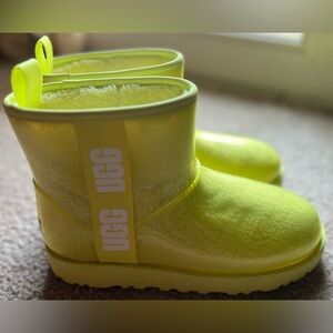 UGG Classic Clear Mini 'Pollen' Size 8